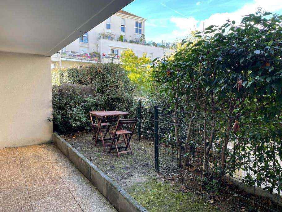 Studio 28 M2 & Jardin Privatif 20 M2 Montigny-le-Bretonneux Exteriér fotografie